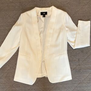 H&M Women's Off-White Blazer